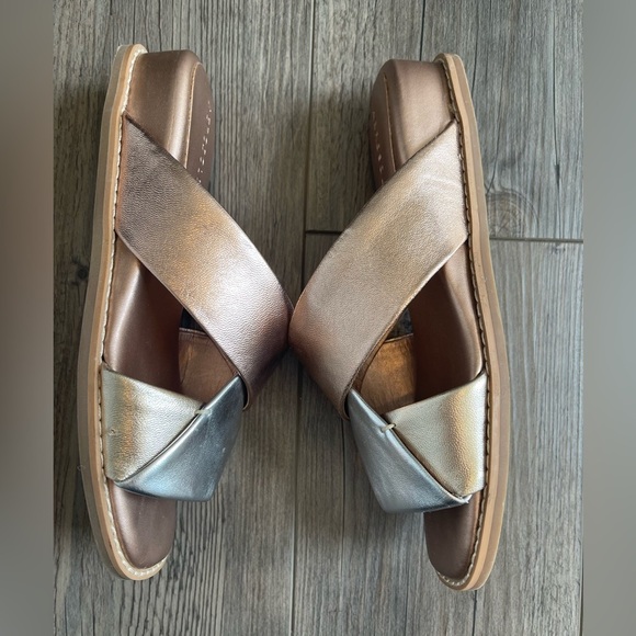 Aerosoles Hilary Combo Metallic Slide Sandal, Flats, Criss Cross Straps, Size 6M - Picture 4 of 10